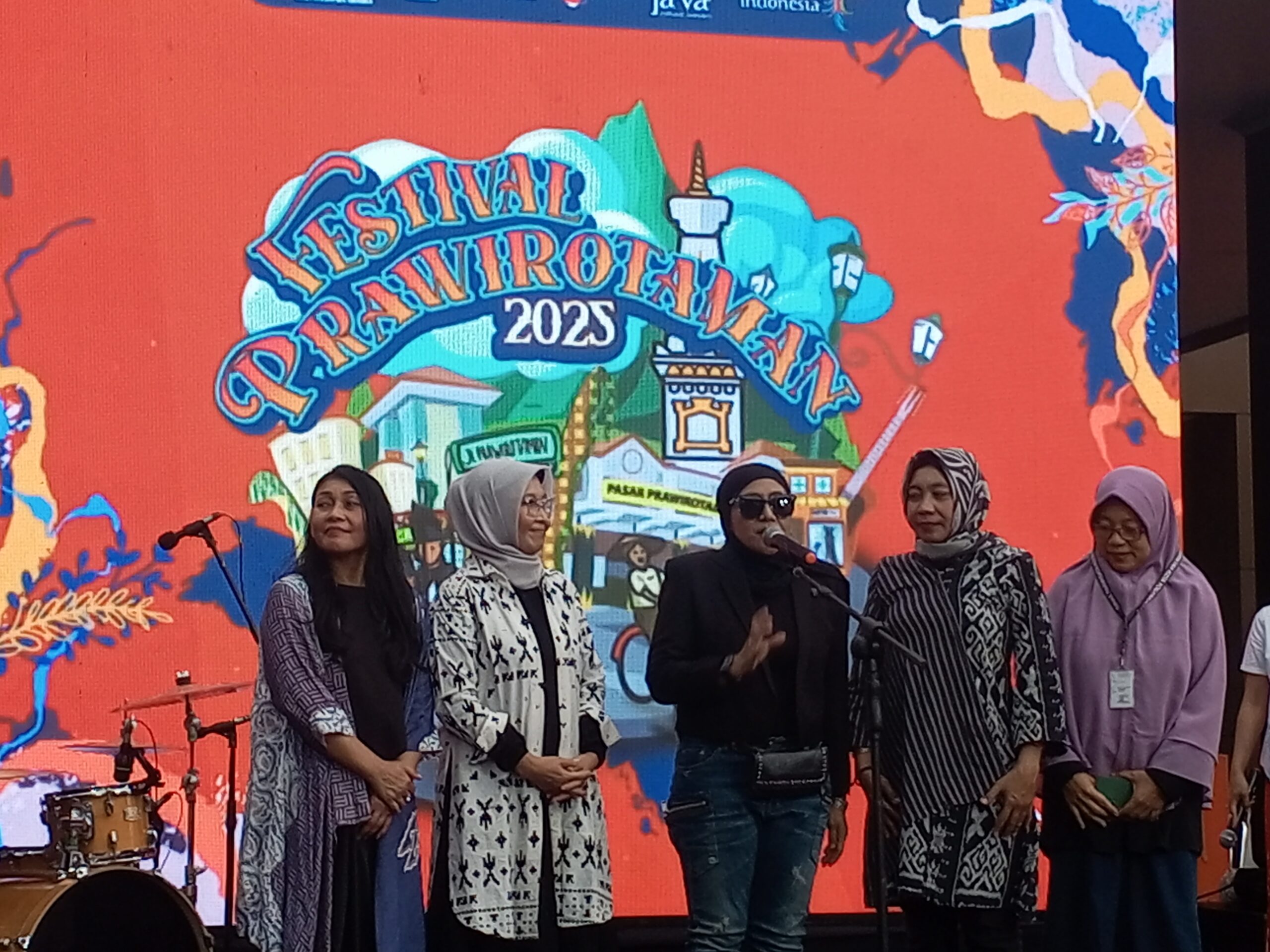 Fashion On The Street Prawirotaman 2025: Denim Bertemu Batik di Jalanan Jogja
