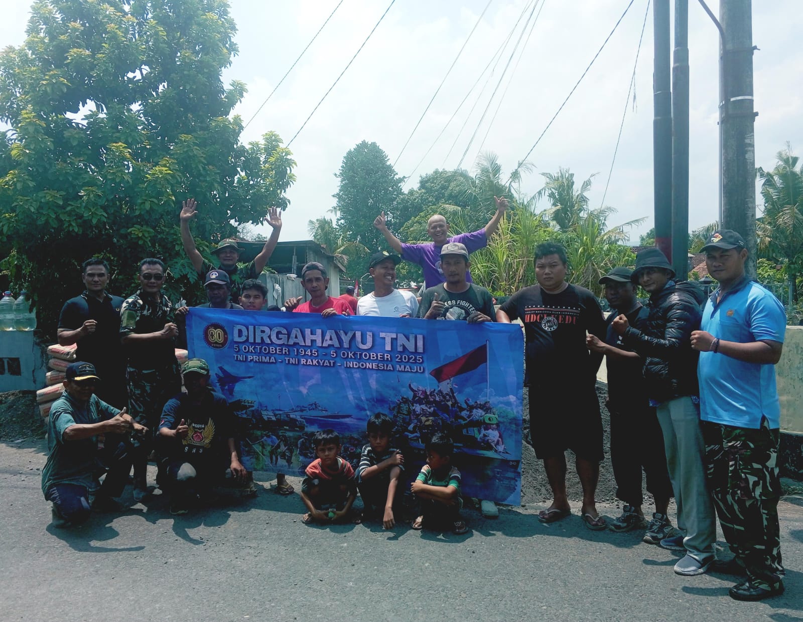 Gotong Royong TNI AU, Dopper Shooting Club, dan Warga Ponggok I Wujudkan Karya Bakti untuk Desa
