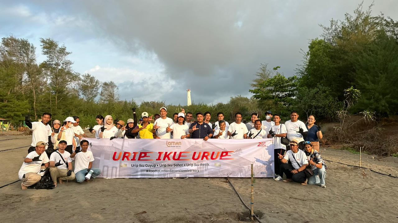 Loman Park Hotel Yogyakarta Rayakan Ulang Tahun dengan Aksi Bersih Pantai Goa Cemara “Urip Iku Resik