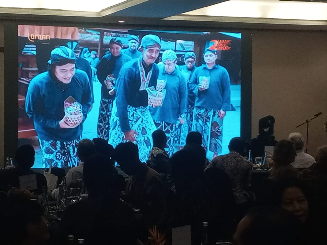 Loman Park Hotel Tasyakuran Meriahkan Semangat “Urip Iku Urup”