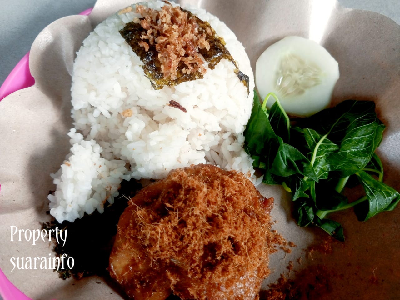 Warung Mbok Ijo’ Kisah  Rasa’ Sabar’ Ayam Lengkuas dari Klaten