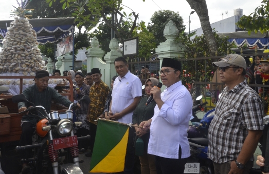 Kirab Gunungan Apem Ruwahan ke-13 Kampung Gendeng Jogja