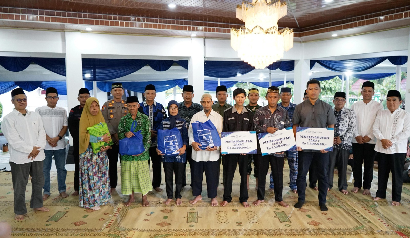 Dandim Kulon Progo Hadiri Pengajian dan Penutupan Tarawih 1447 H