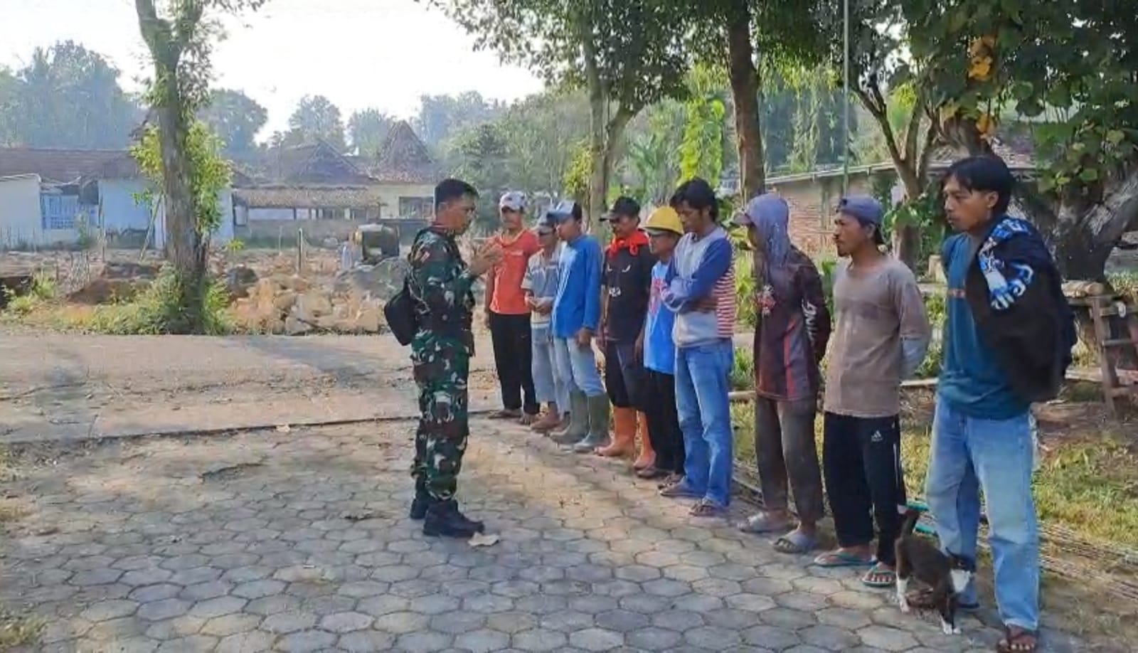 Babinsa Turun Tangan, Pembangunan KDKMP Sentolo Dipercepat