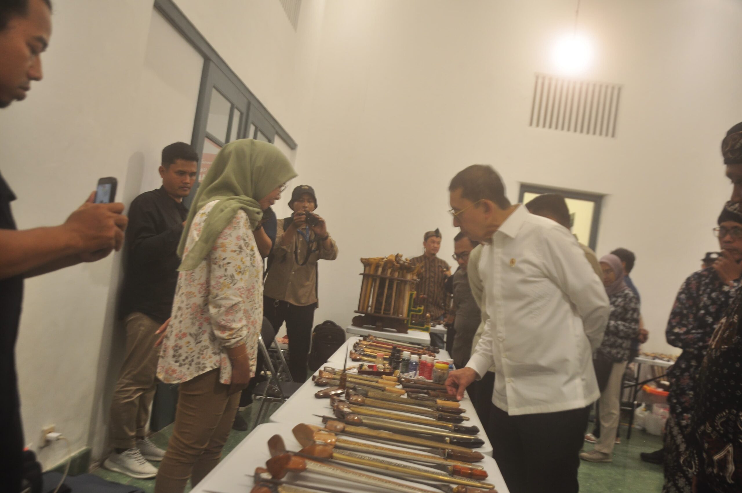 Kemenkebud Fadli Zon Dorong Pelestarian Budaya di Pasar Kangen