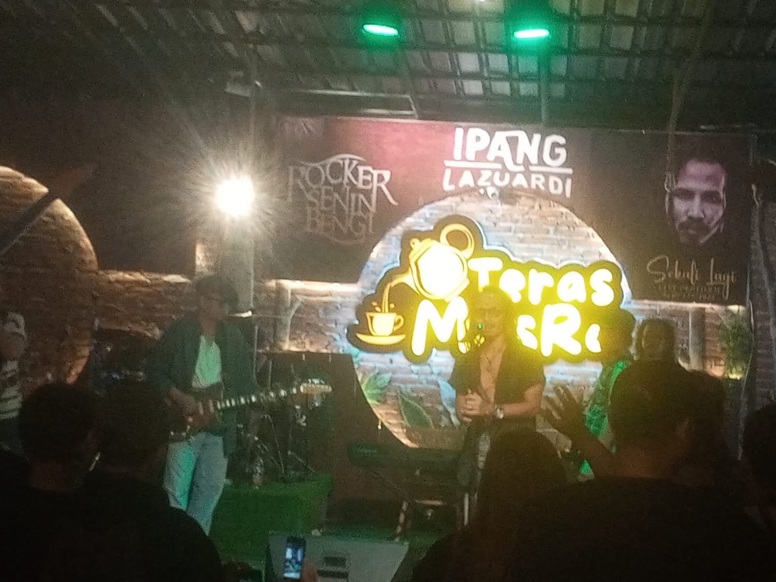 Ipang Lazuardi Guncang Jogja, Teras Masra Jadi Panggung Rock