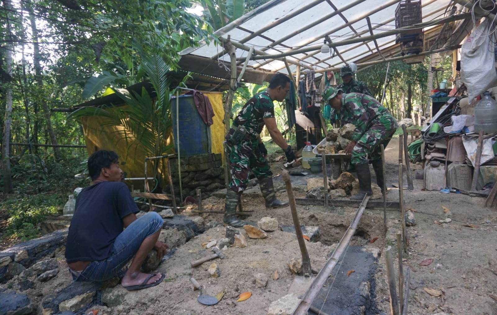 TMMD Kulon Progo Bangun Jamban Rumah Bapak Eka Purwanto