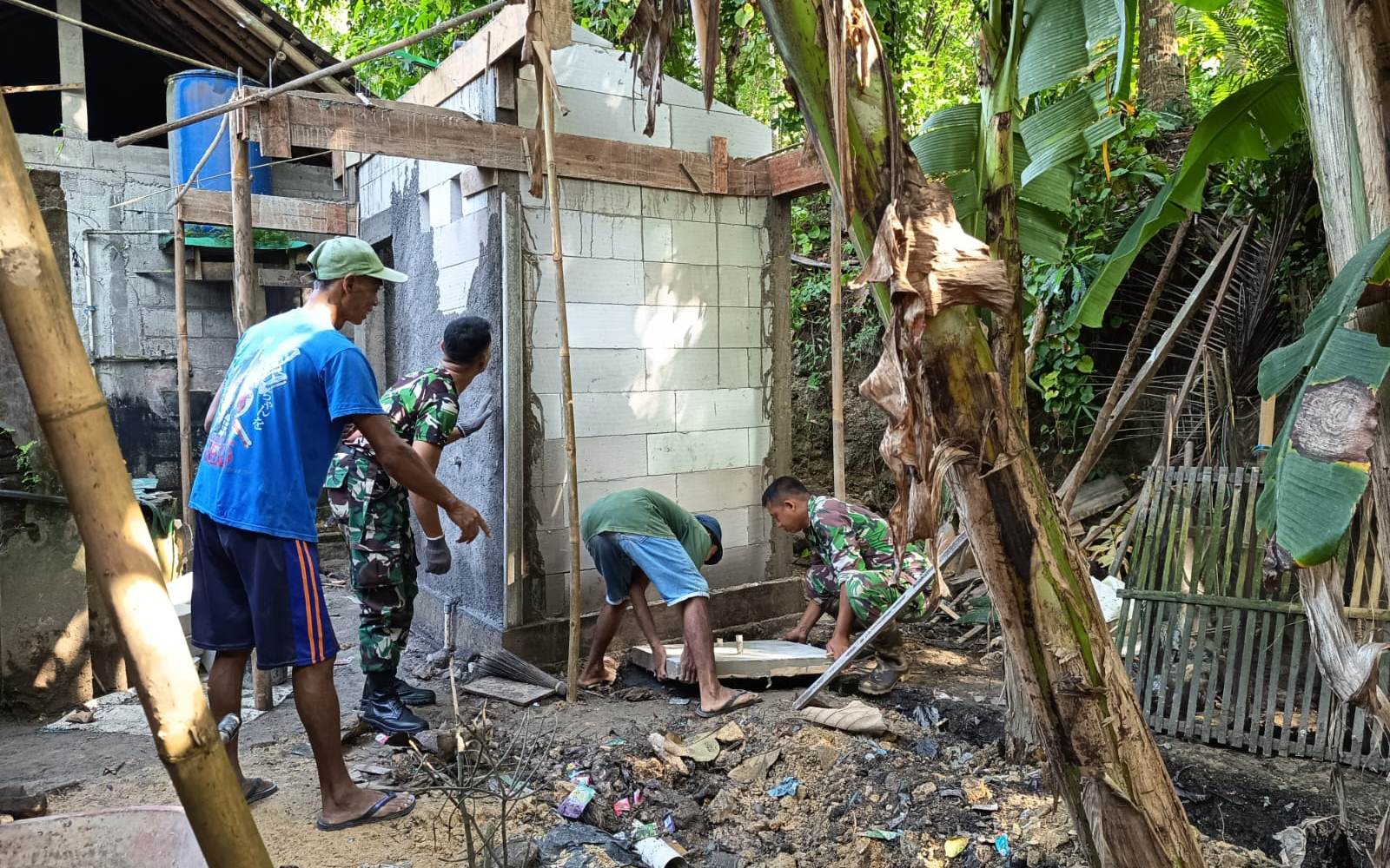 TMMD 128 Bangun MCK Layak di Kwarakan Kulon Progo