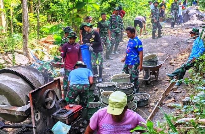 Satgas TMMD Kulon Progo Tetap Kerja di Hari Libur
