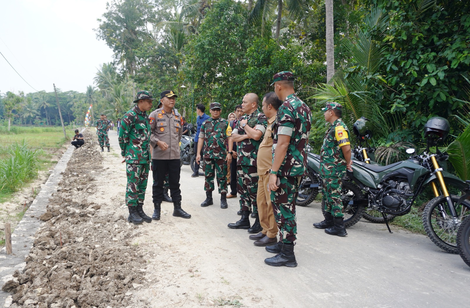 Aster Kasad Tinjau TMMD Reguler 128 di Kulon Progo