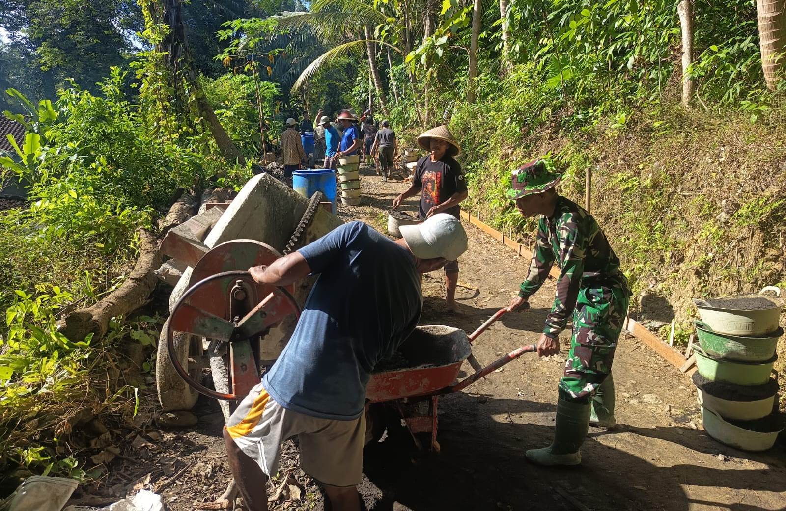 TMMD Kulon Progo Kebutan Rabat Beton Jalan Desa