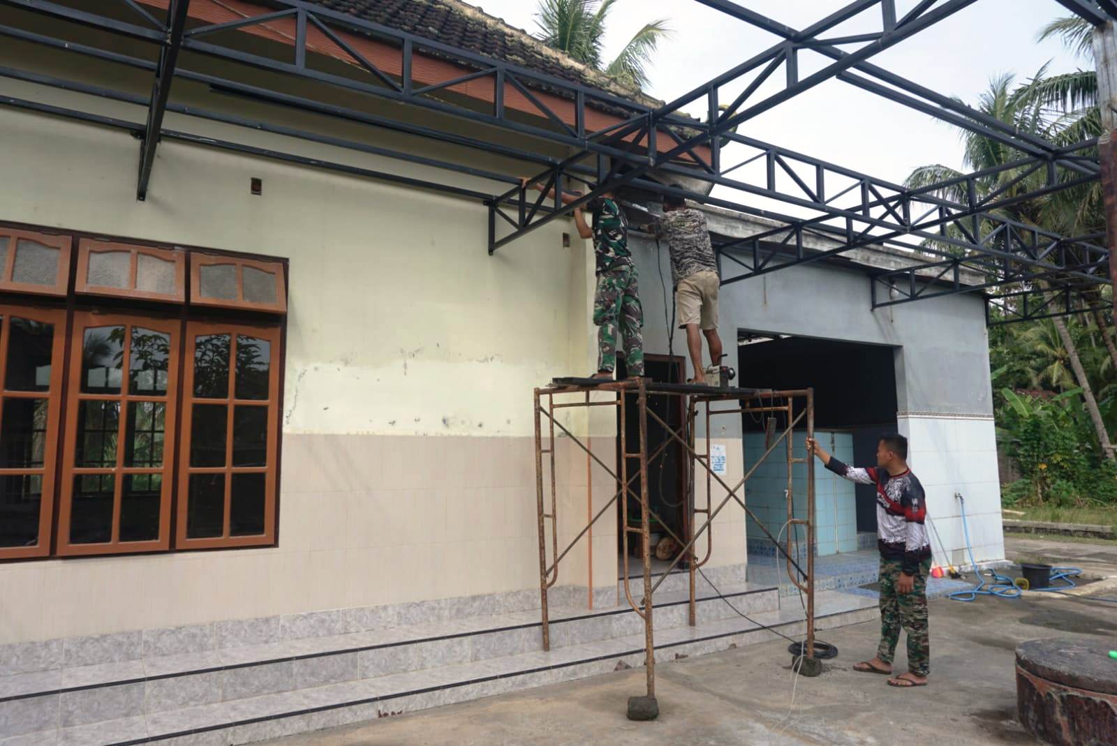 Rehab Masjid Baiturrohman Kwarakan Hampir Rampung