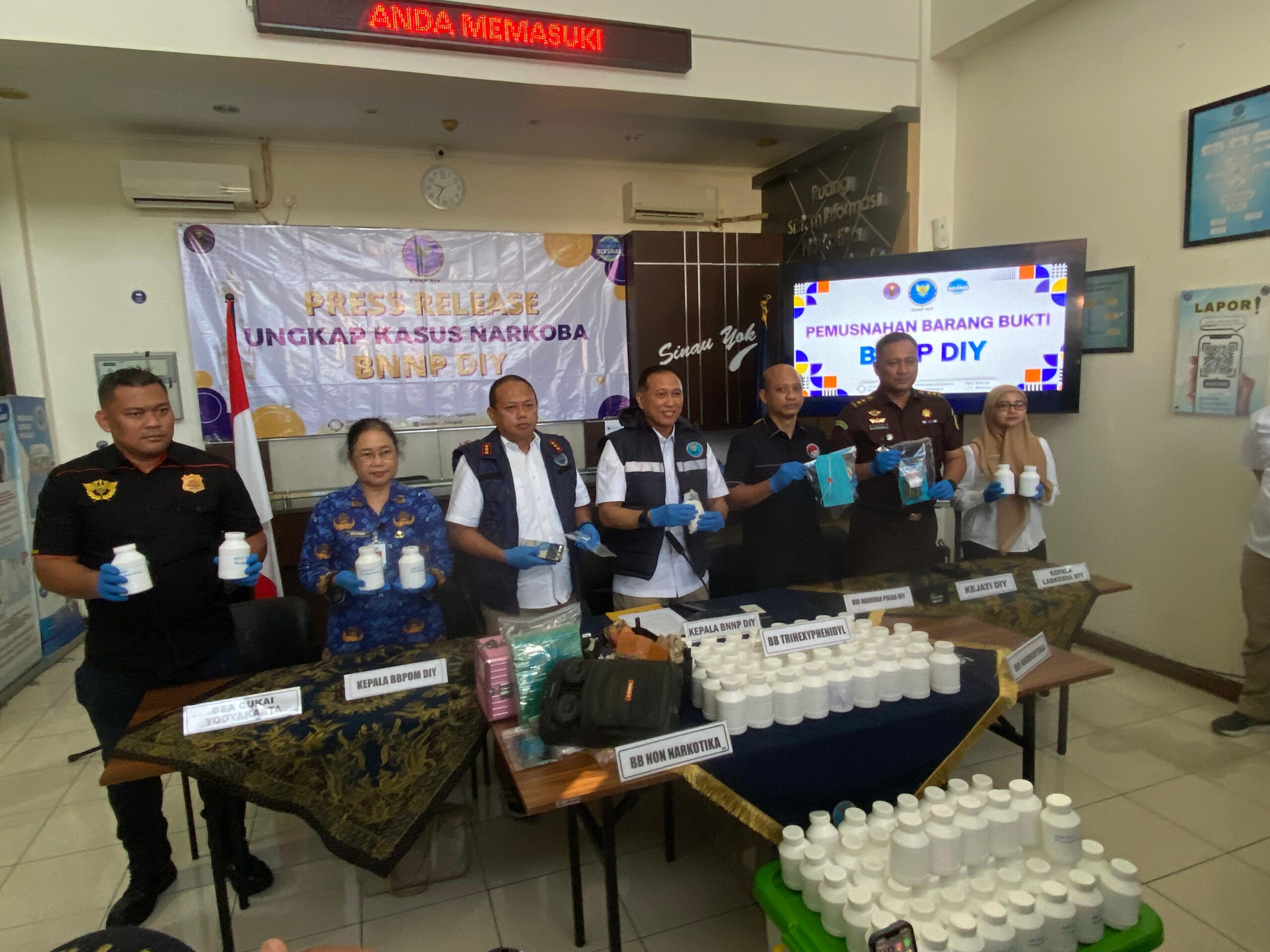 Mahasiswa Edar Tembakau Sintetis Ditangkap BNNP DIY