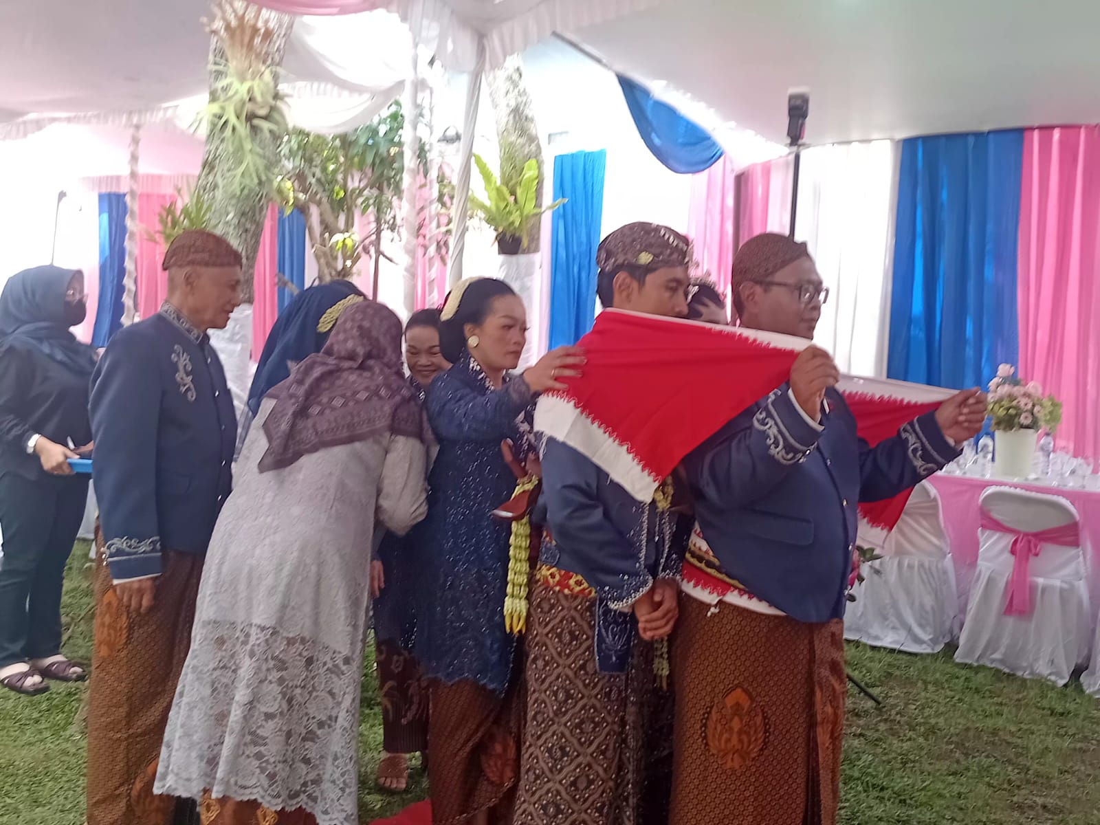 Ngunduh Mantu Adhen dan Elda Berlangsung Khidmat