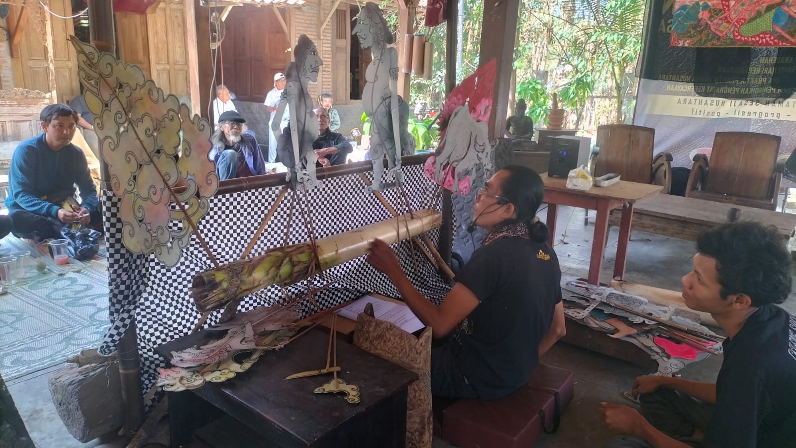 Pentas Wayang Mego B’Djo Ludiro Hidupkan Jataka di Bantul