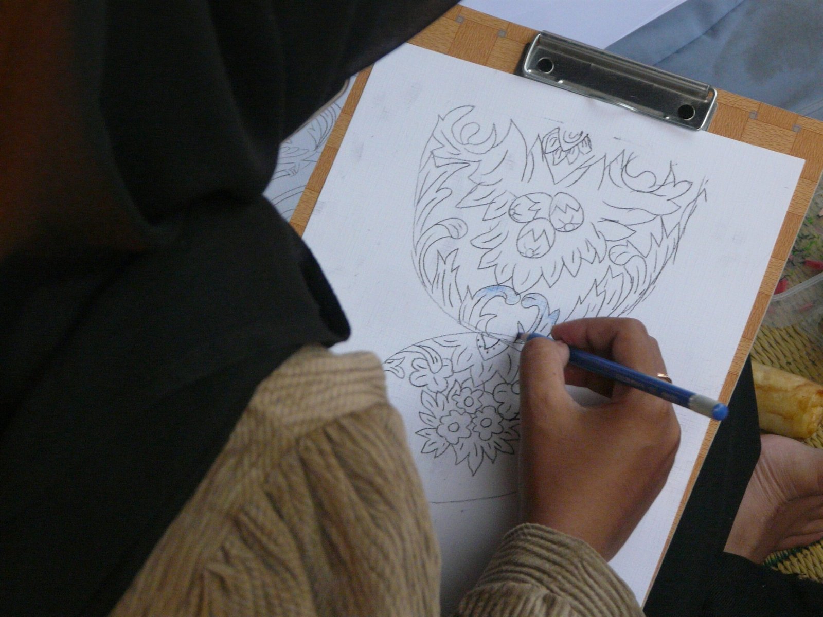Ornamen Jepara: Belajar Sejarah lewat Sketsa dan Warna